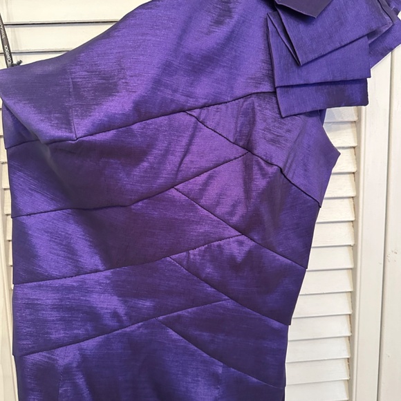 Jessica McClintock One Shoulder gown - Picture 2 of 3